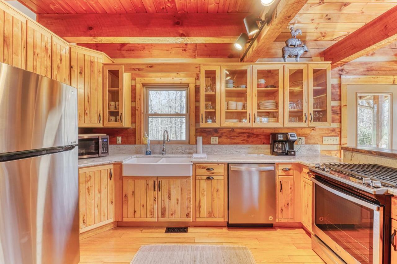 2 Bed 2 Bath Vacation Home In Whittier Exterior photo